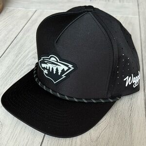 NWT LIMITED EDITION GLOW IN THE DARK MN WILD WAGGLE HAT